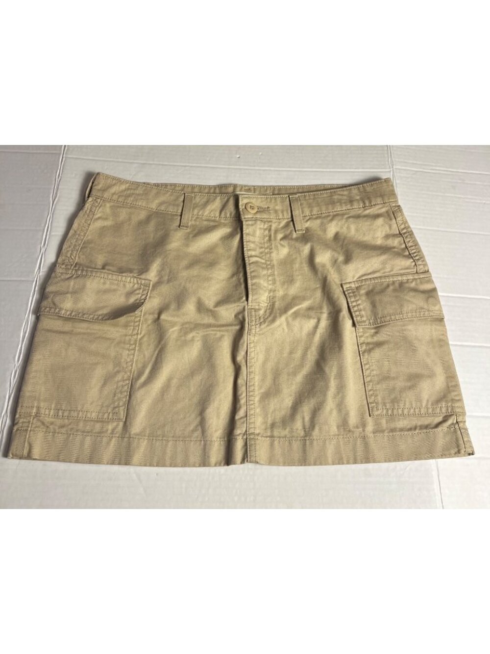 Levis 94 Cargo Mini Skirt Safari Tan Cotton Womens Size 29 snap Pockets
